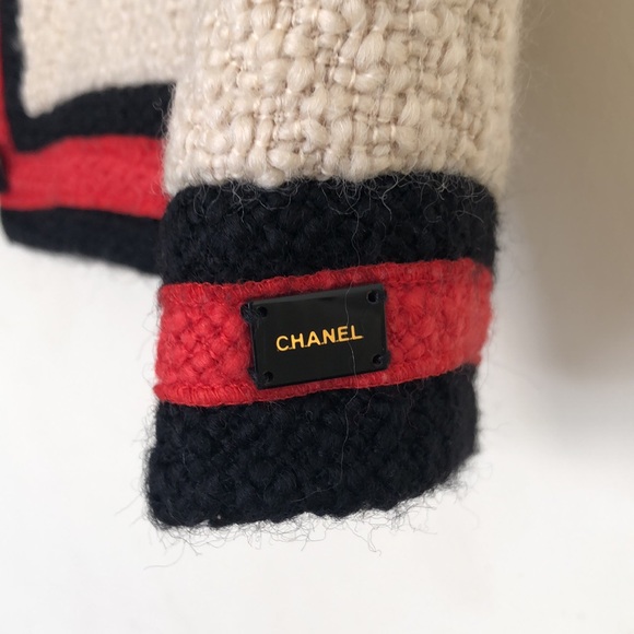 CHANEL runway cream tweed JACKET - Picture 10 of 15